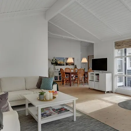 בית נופש Cozy In With Kitchen Hornbæk