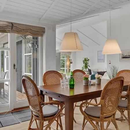 בית נופש Cozy In With Kitchen